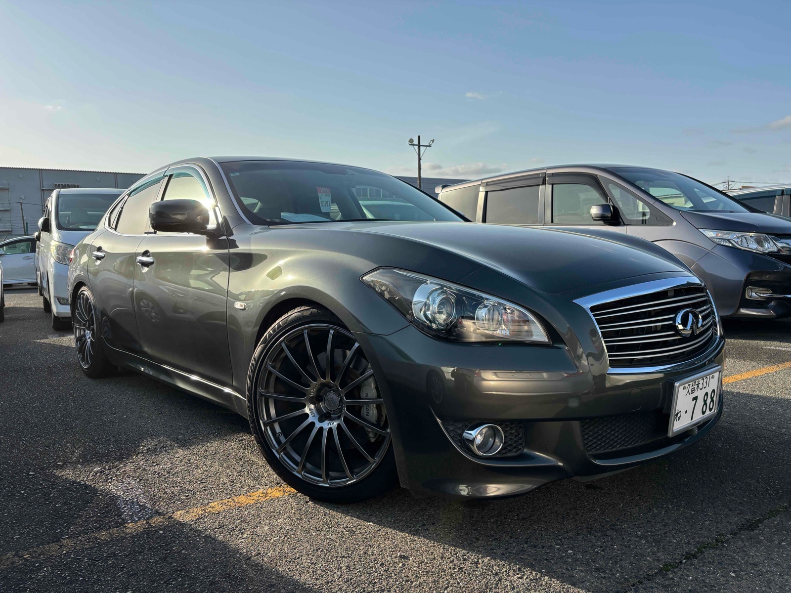 2012 NISSAN FUGA