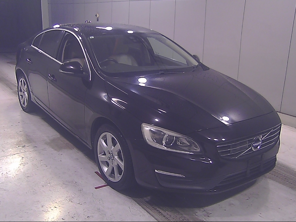 2015 VOLVO S60