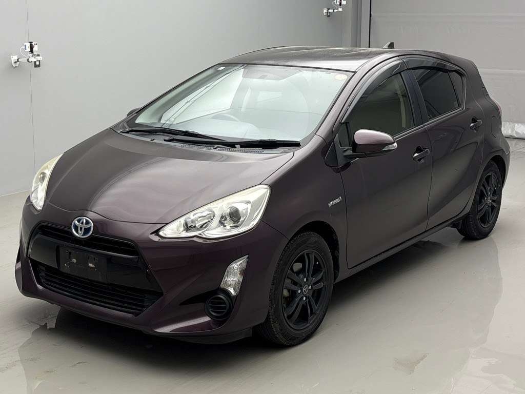 2015 TOYOTA AQUA