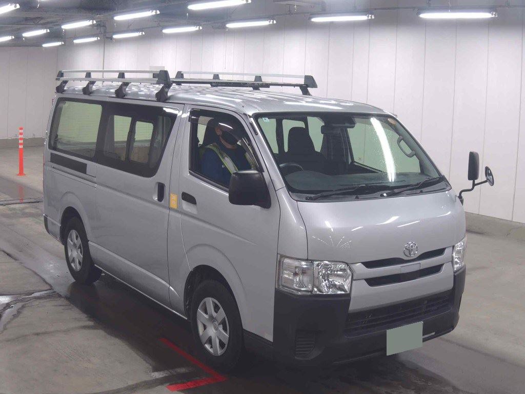 2019 TOYOTA HIACE