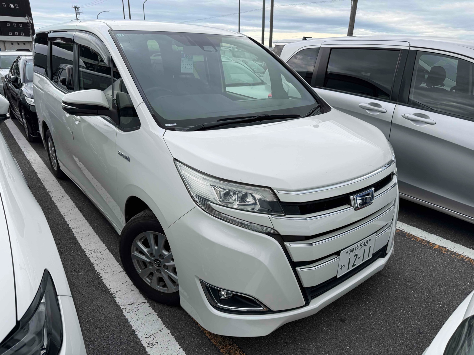2017 TOYOTA NOAH