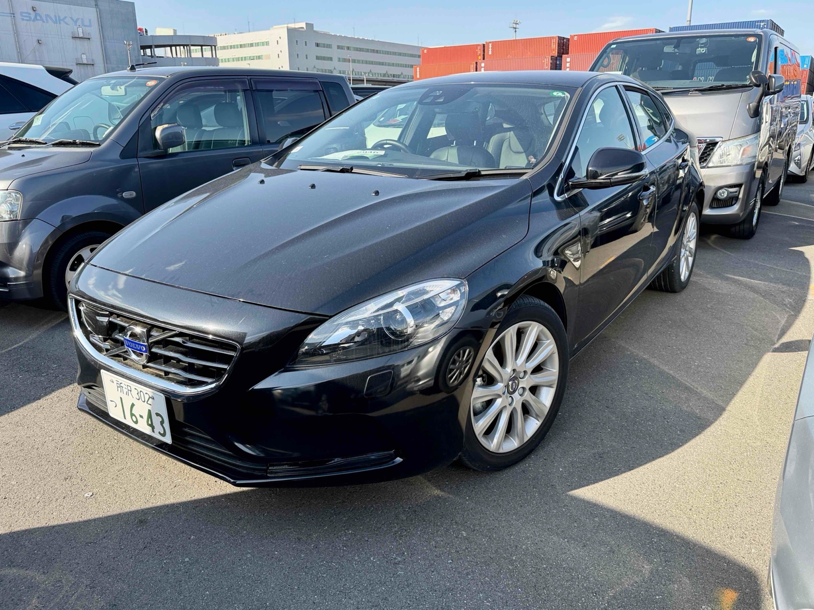 2015 VOLVO V40