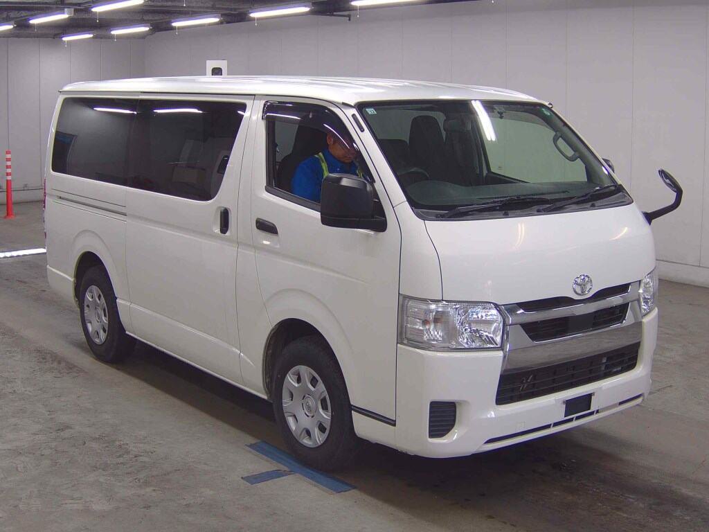 2020 TOYOTA HIACE