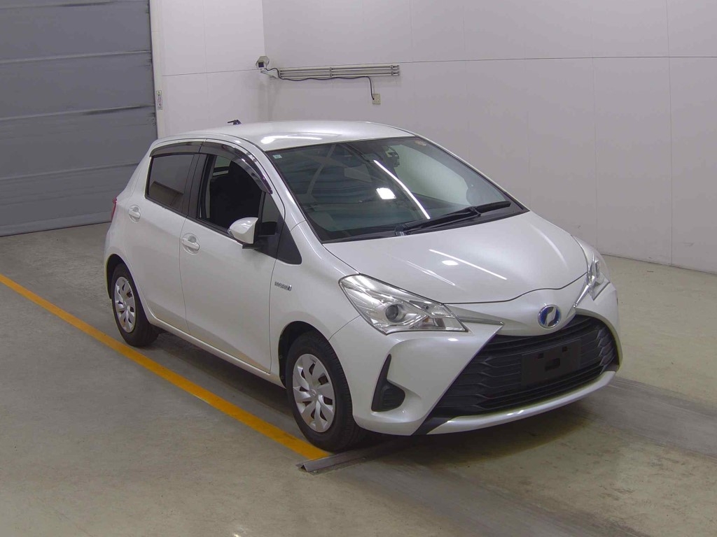 2017 TOYOTA VITZ