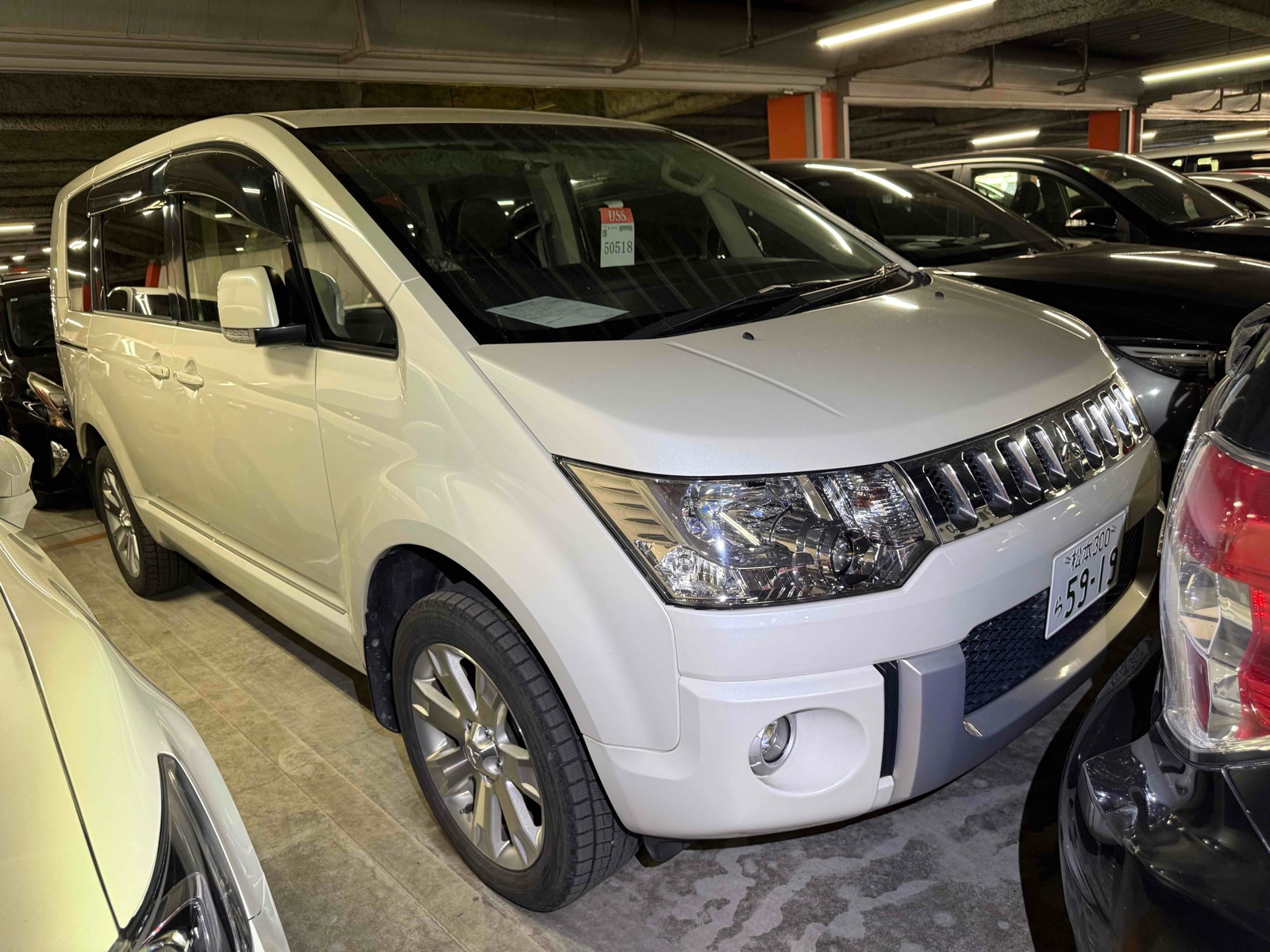 2016 MITSUBISHI DELICA