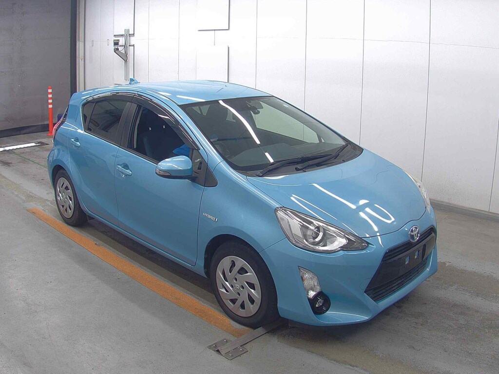 2015 TOYOTA AQUA