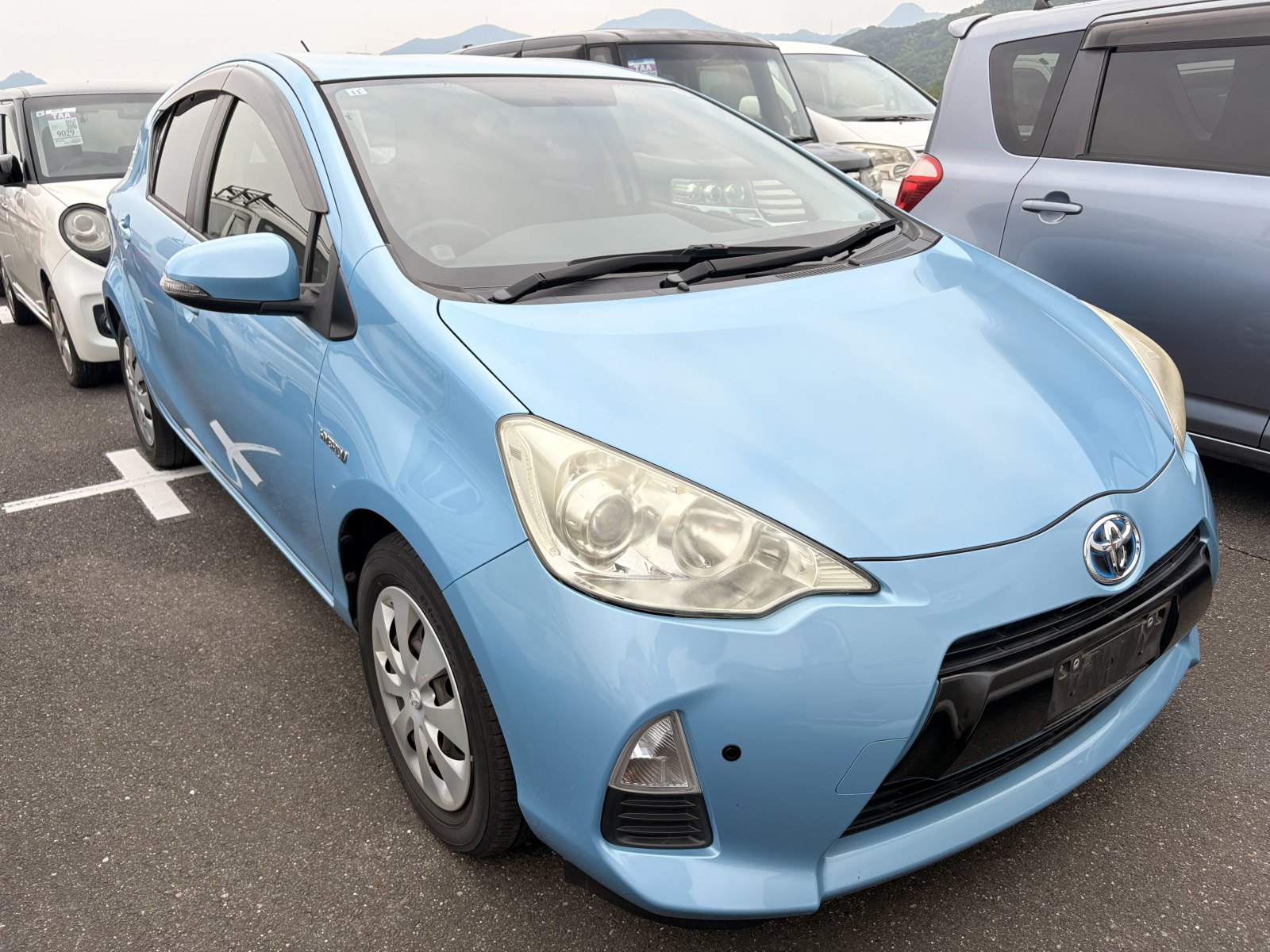 2013 TOYOTA AQUA