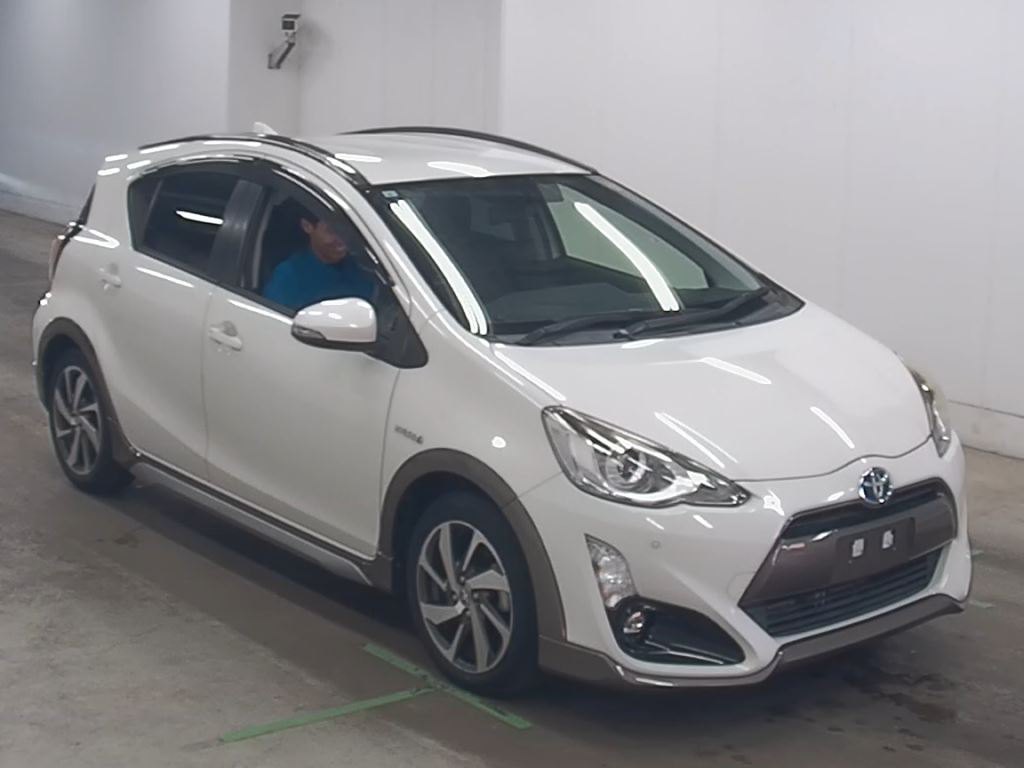 2015 TOYOTA AQUA