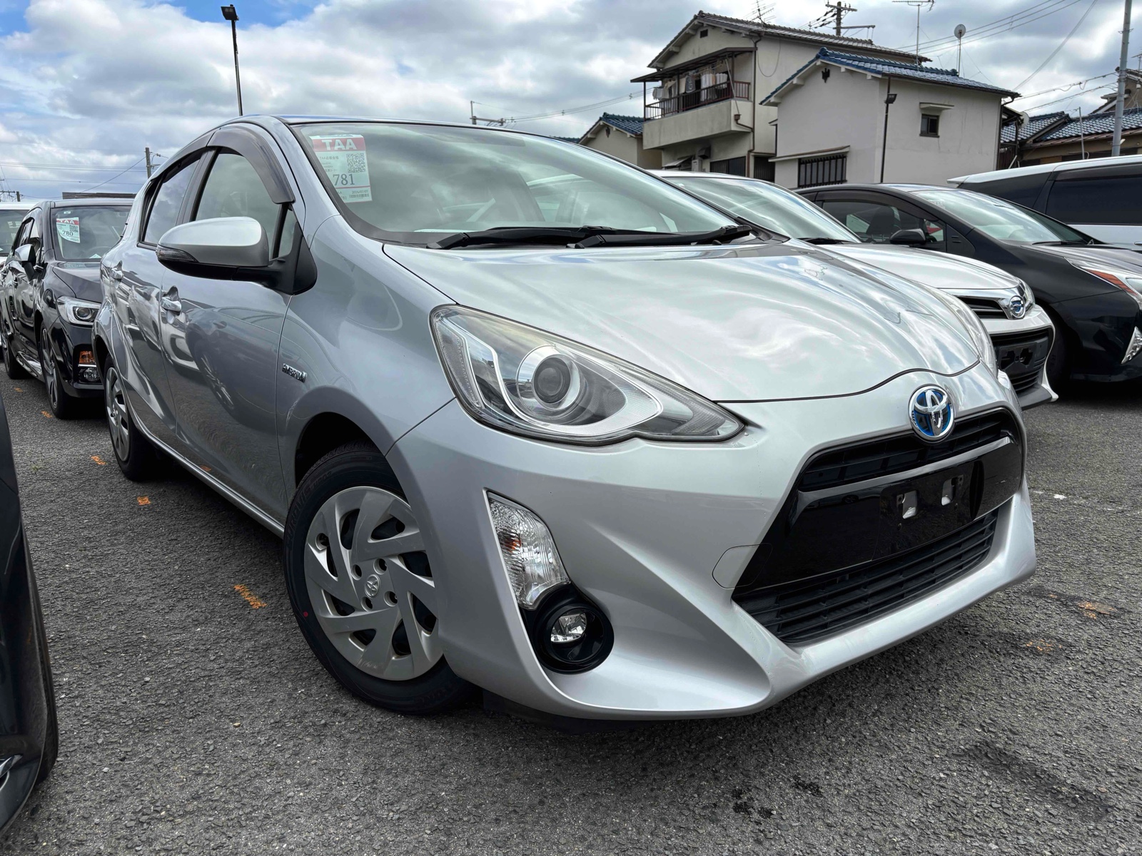 2015 TOYOTA AQUA