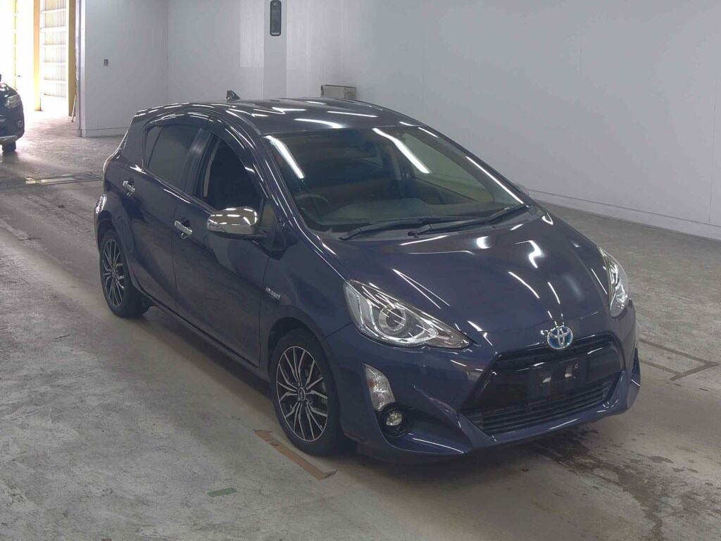 2015 TOYOTA AQUA