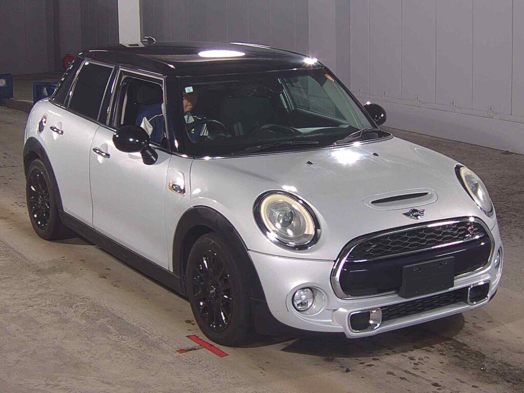 2015 MINI 5D
