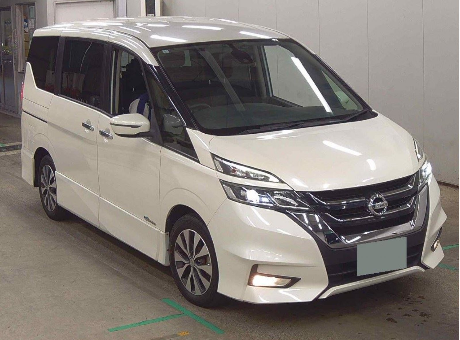 2017 NISSAN SERENA