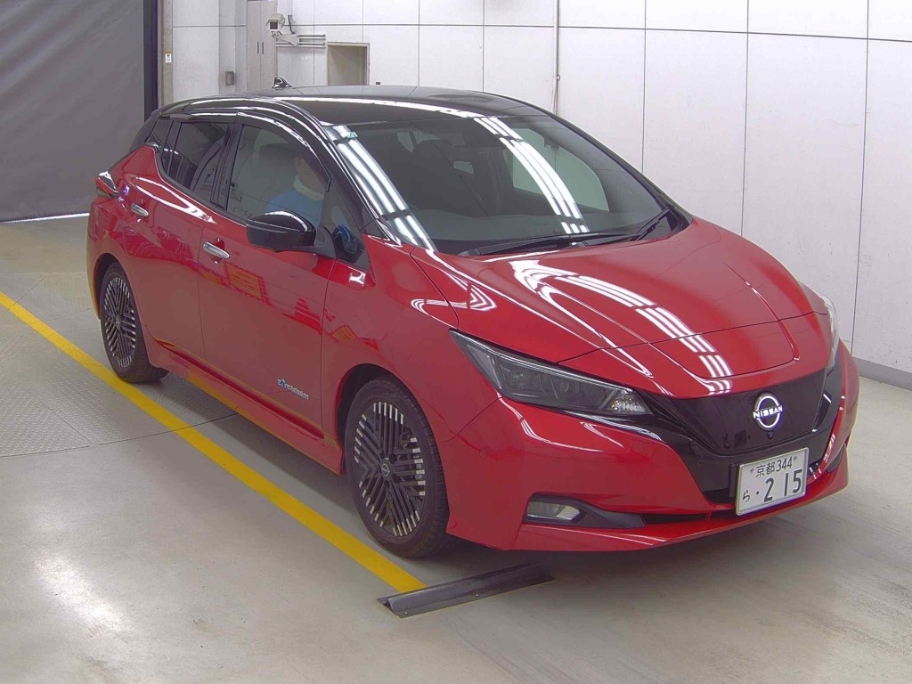 2022 NISSAN LEAF