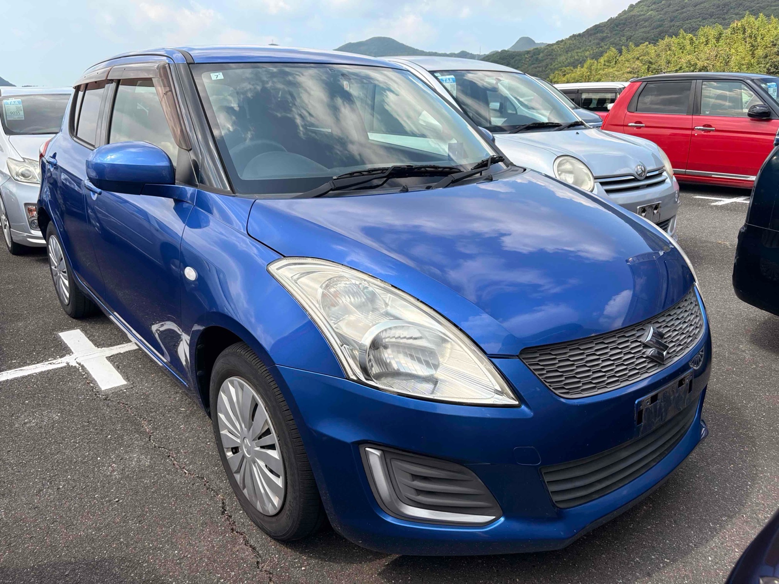 2015 SUZUKI SWIFT