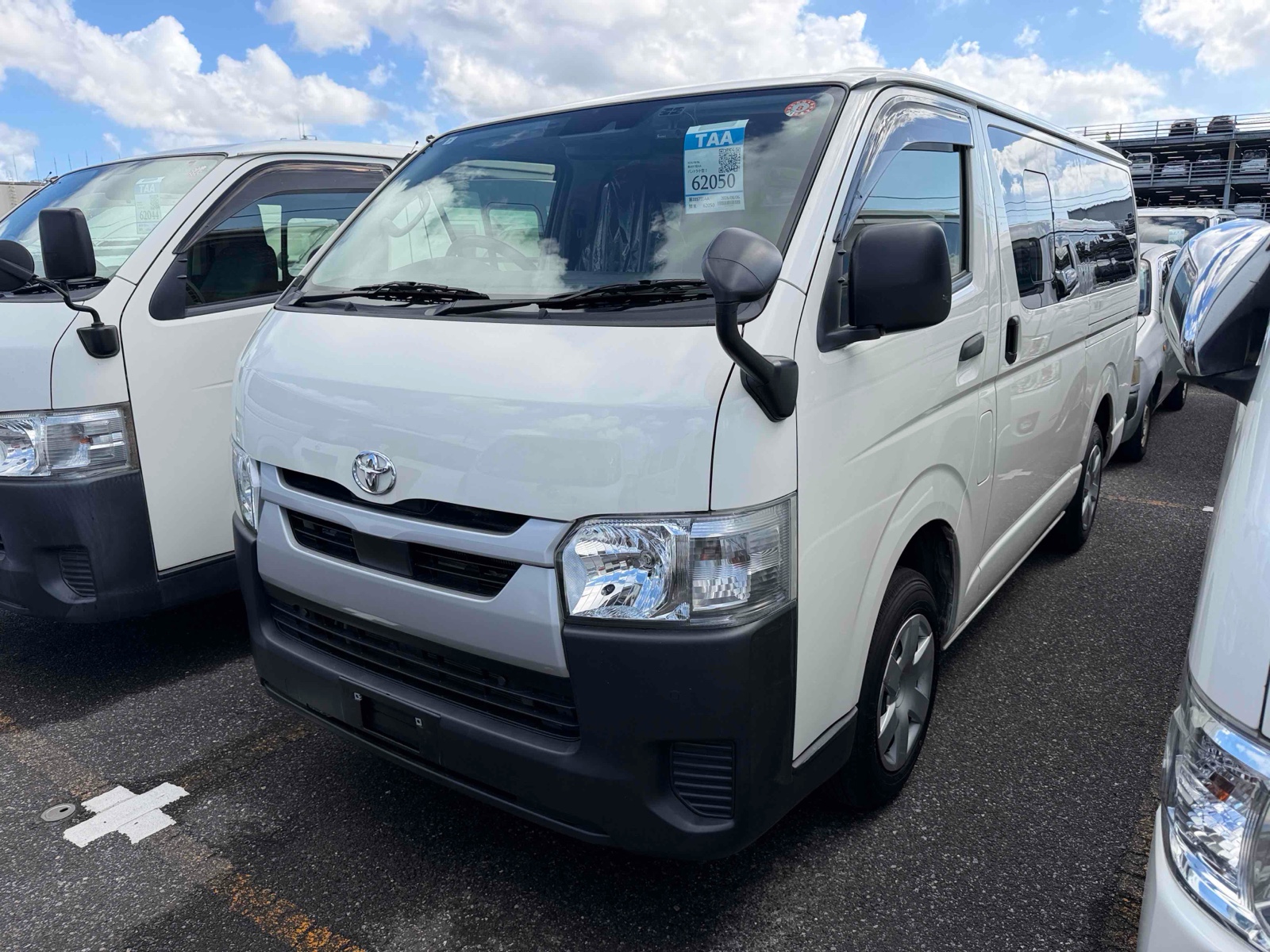 2022 TOYOTA HIACE