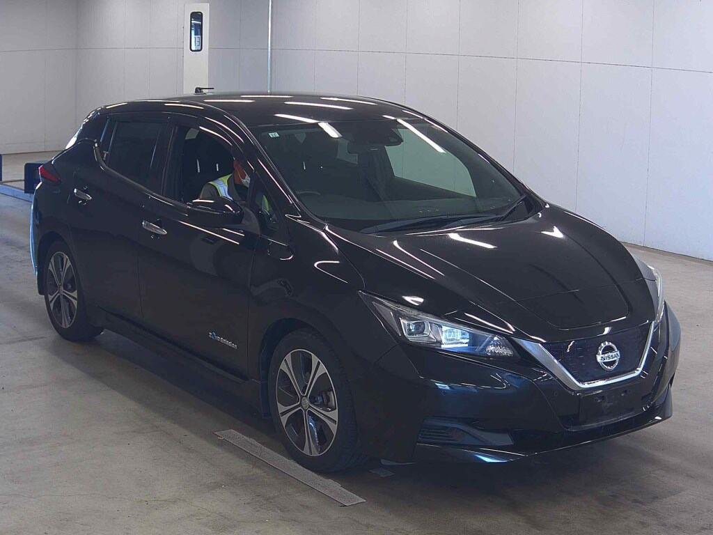 2017 NISSAN LEAF