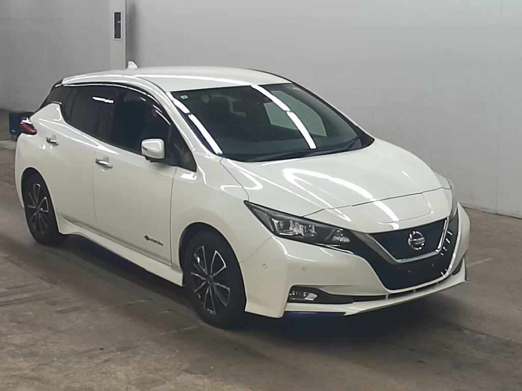 2017 NISSAN LEAF