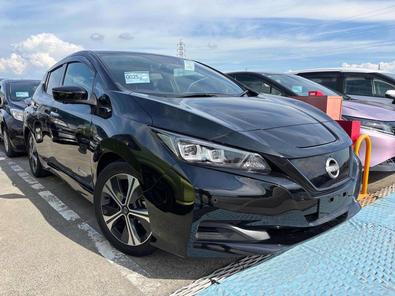 2022 NISSAN LEAF