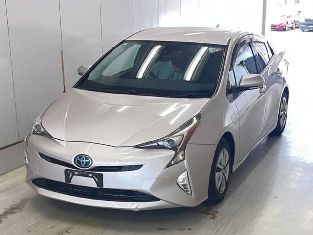 2016 TOYOTA PRIUS