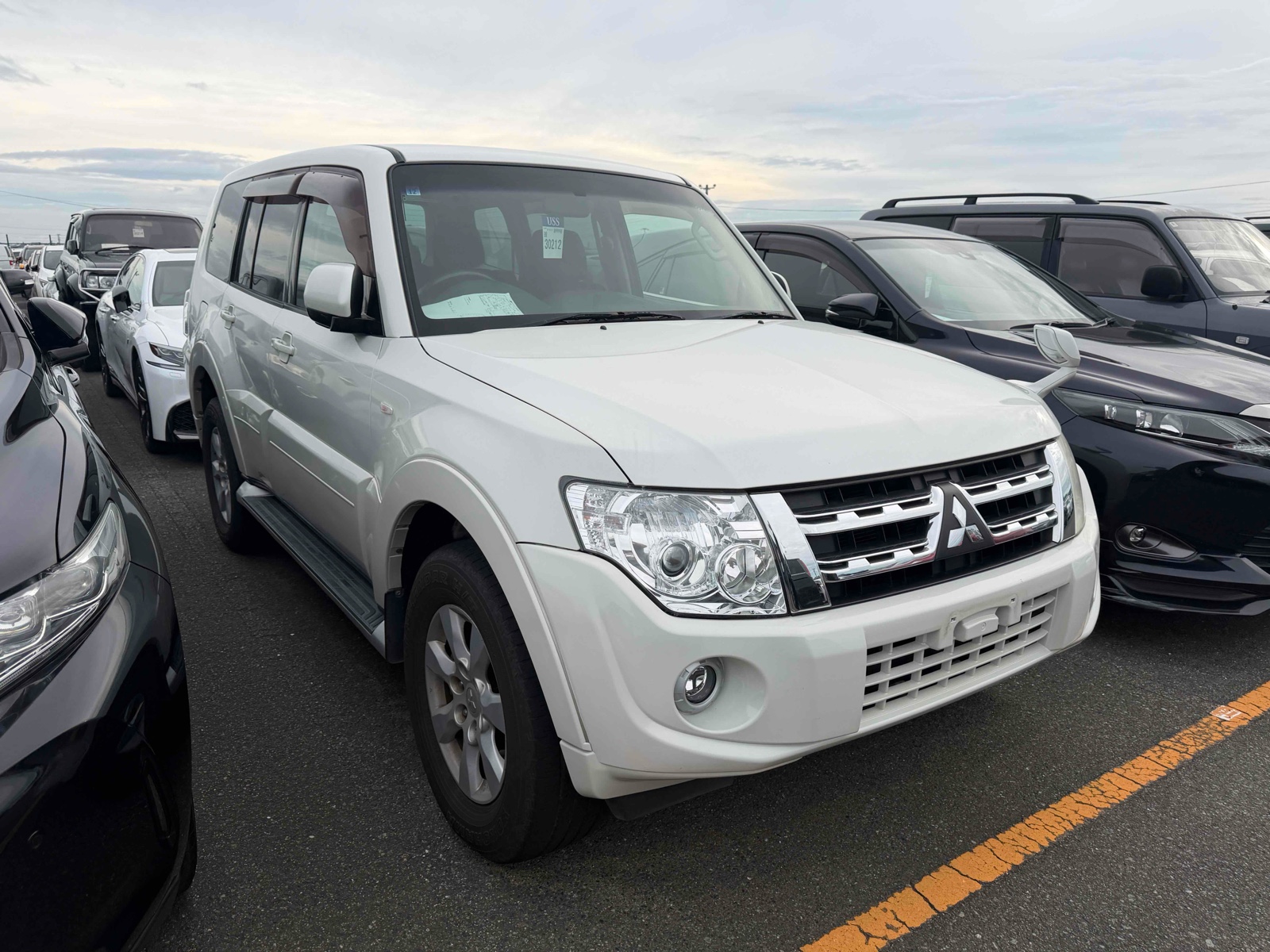 2013 MITSUBISHI PAJERO