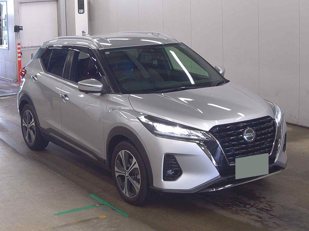 2023 NISSAN KICKS 5D