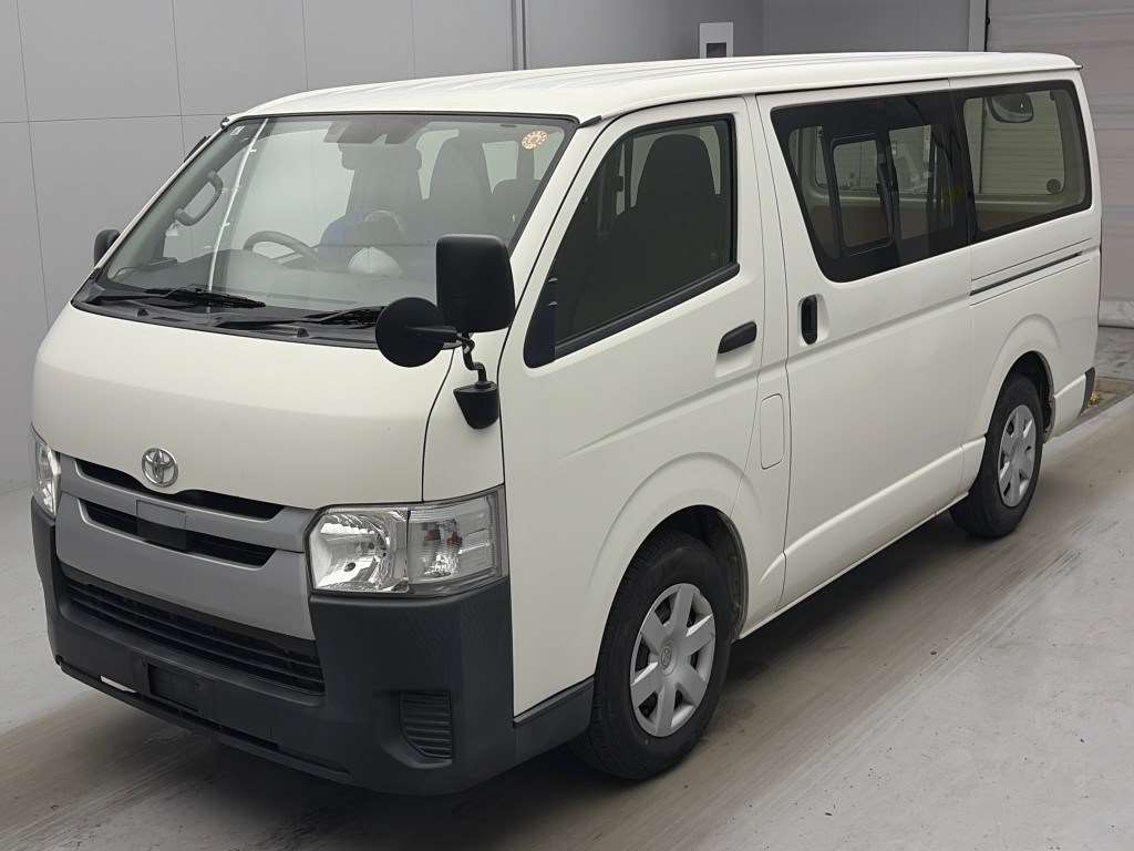 2019 TOYOTA HIACE