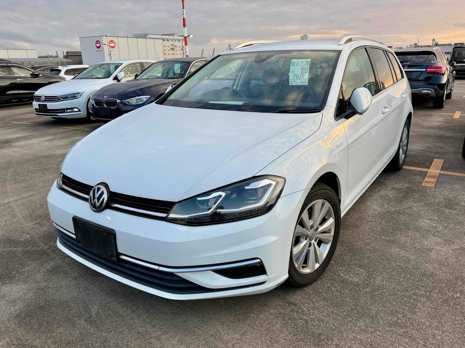 2017 VOLKSWAGEN GOLF VARIANT