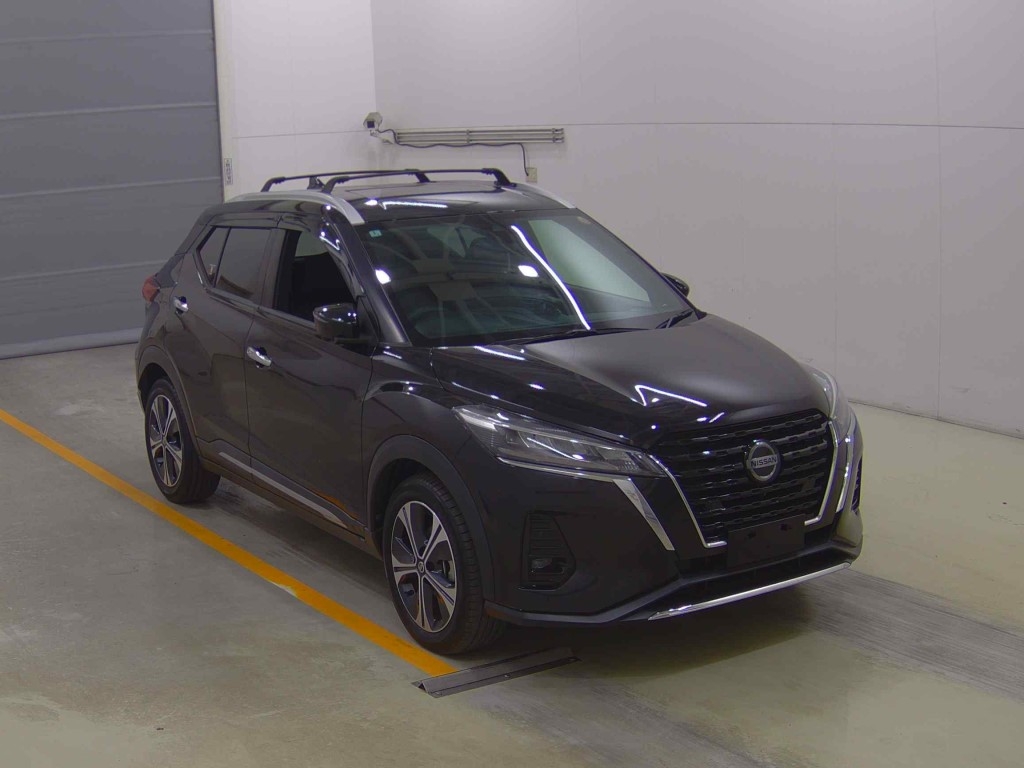 2022 NISSAN KIX