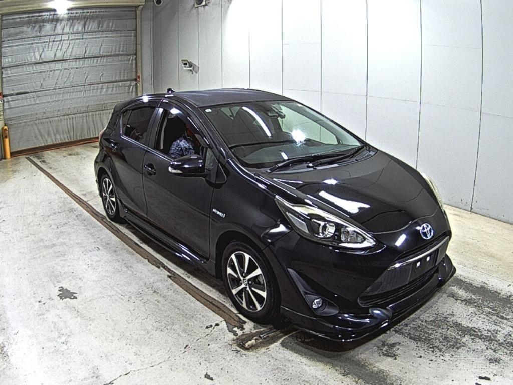 2017 TOYOTA AQUA
